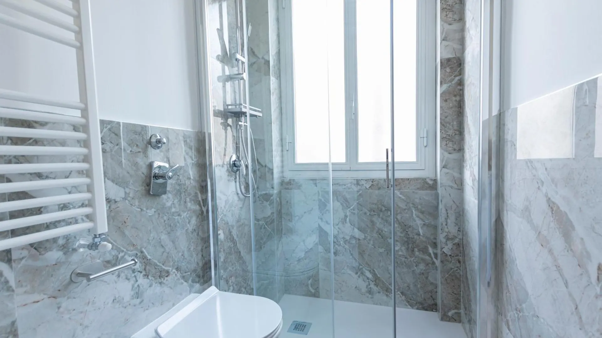 Luxury Apartment - Valassina 45 米兰
