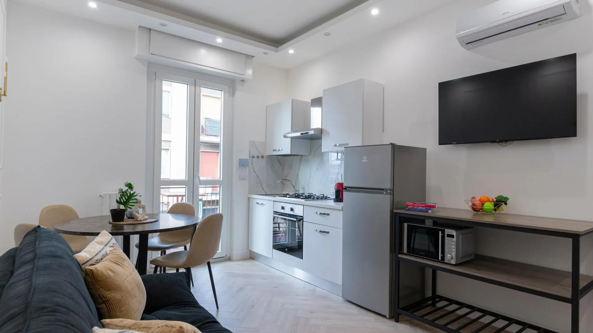 Luxury Apartment - Valassina 45 米兰 0*,  意大利